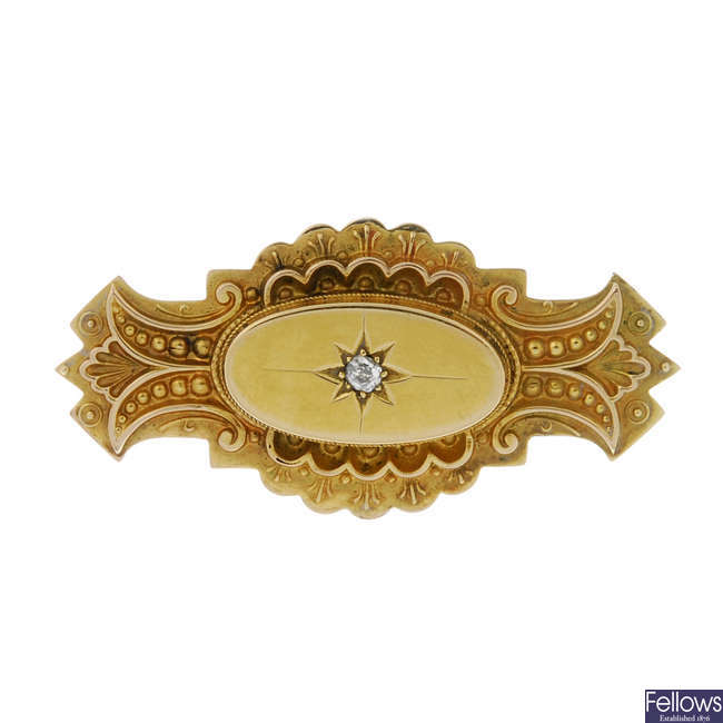  A late Victorian 9ct gold and diamond memorial brooch. 