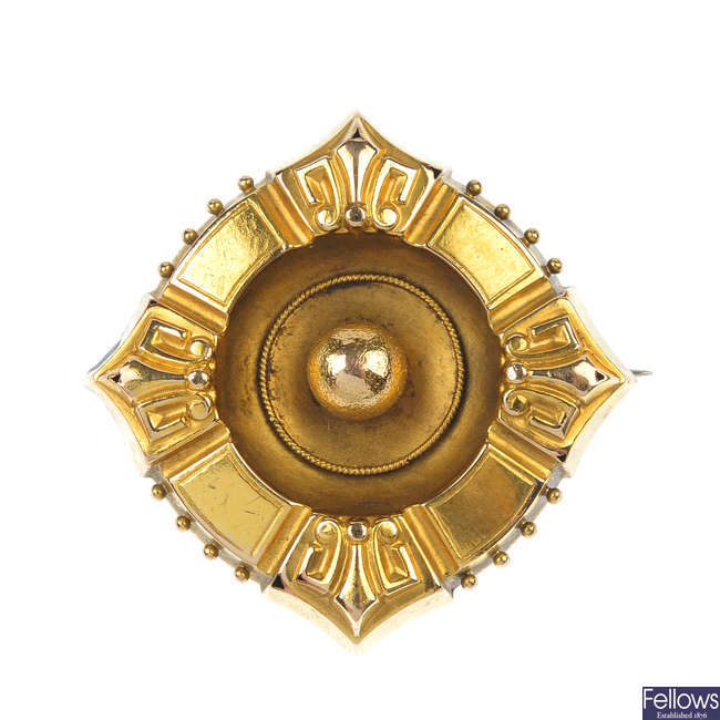  An 18ct gold late Victorian mourning brooch. 