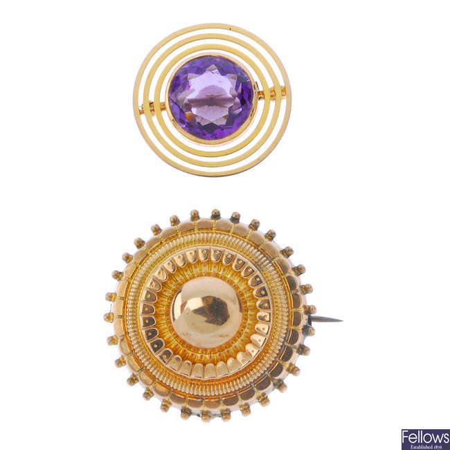 Five late 19th to early 20th century brooches.
