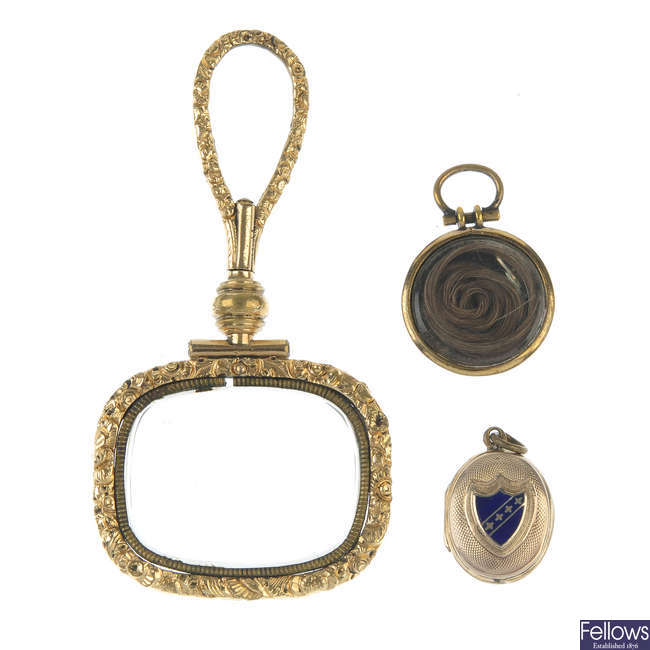 Three late 19th century items of jewellery.