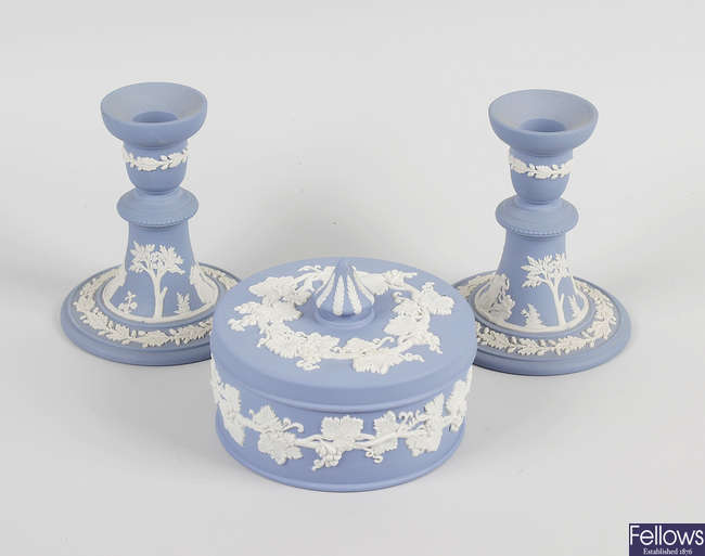 Two boxes of smaller Wedgwood items