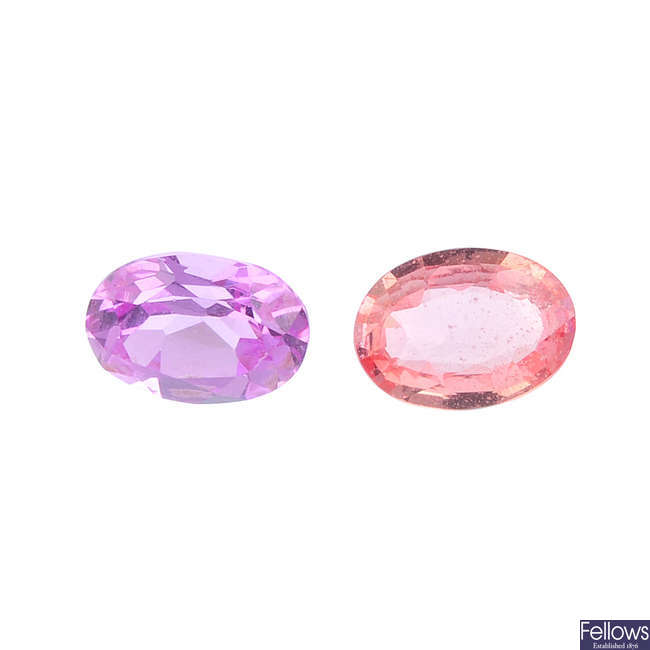 Two oval-shape sapphires, total weight 1.87cts.