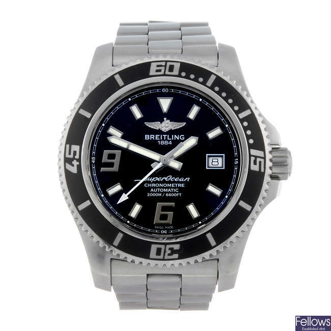 BREITLING - a gentleman's stainless steel Aeromarine Superocean bracelet watch.