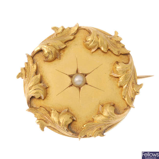 An early 20th century French 18ct gold split pearl brooch, with original case.