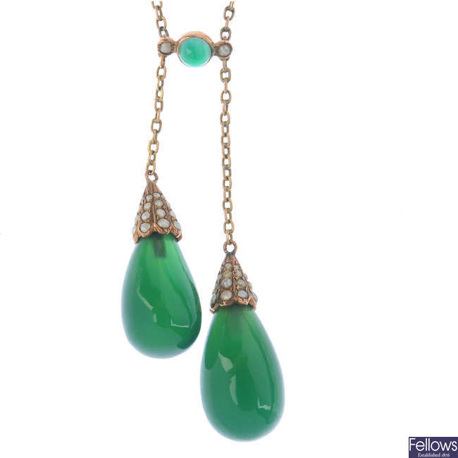 An early 20th century chrysoprase and split pearl negligee necklace.