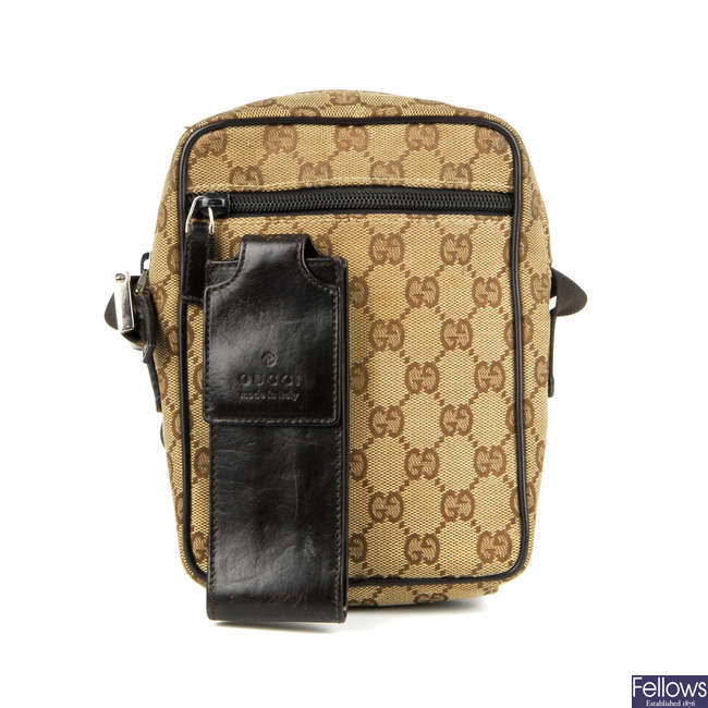 GUCCI - a crossbody messenger handbag.