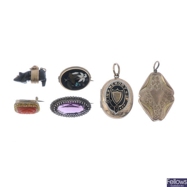 A selection of mid 19th to late 19th century jewellery. 