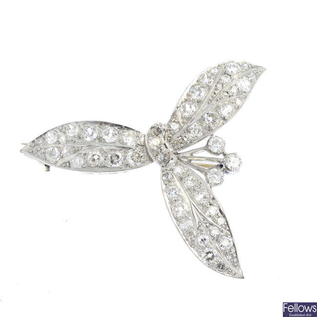 An early 20th century platinum diamond floral brooch.