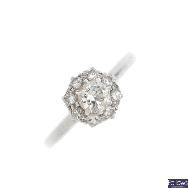A mid 20th century platinum diamond cluster ring. 