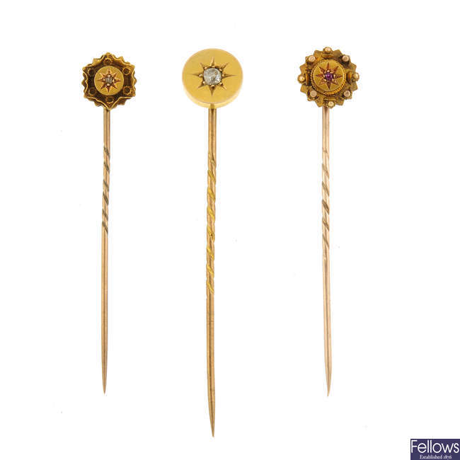 A selection of mainly late 19th to early 20th century mainly gold stickpins.