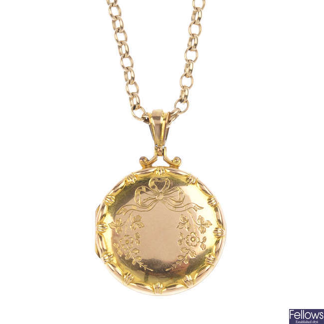 An Edwardian 9ct gold locket, with later 9ct gold chain.