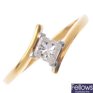 An 18ct gold diamond crossover ring.