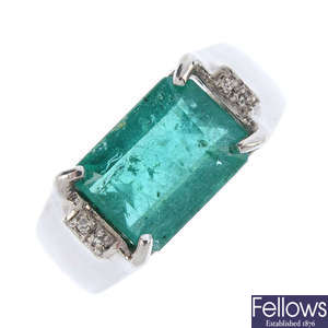 An 18ct gold emerald single-stone ring.