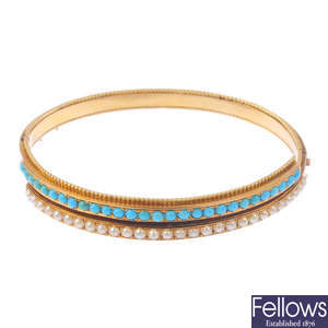 A late Victorian 15ct gold turquoise and split pearl hinged bangle.