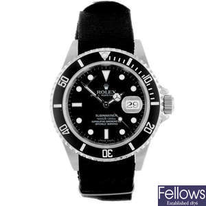 ROLEX - a gentleman's stainless steel Oyster Perpetual Date Submariner wrist watch.
