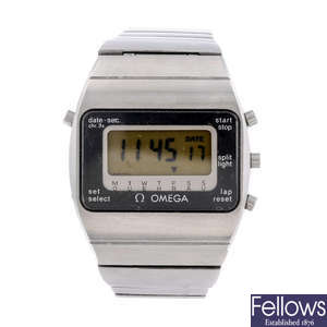 OMEGA - a gentleman's stainless steel Constellation Digital bracelet watch.