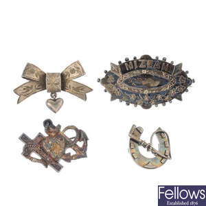 A selection of late 19th to early 20th century jewellery and novelties.