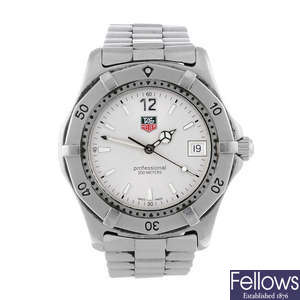 TAG HEUER - a gentleman's stainless steel 2000 Series bracelet watch.