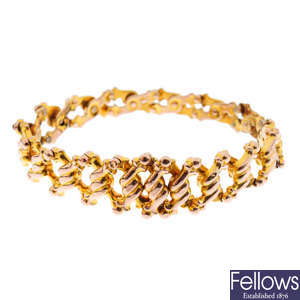 A late Victorian 9ct gold expandable bracelet.