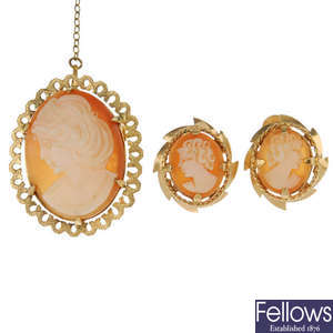 Two items of 9ct gold cameo jewellery. 