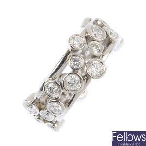 TIFFANY & CO. - a platinum diamond 'Bubbles' ring.
