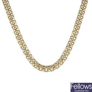 A 1970s 9ct gold collar.