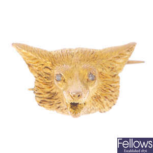 An early 20th century 15ct gold fox head brooch.