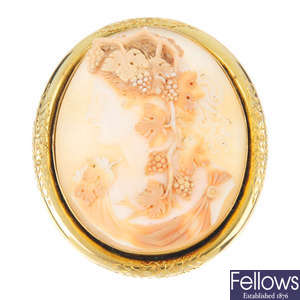 A mid 19th century gold shell cameo brooch.