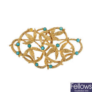A 1960s 9ct gold reconstituted turquoise brooch.