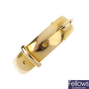 An early 20th century 18ct gold band ring.