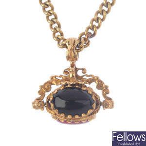 A 9ct gold hardstone fob.