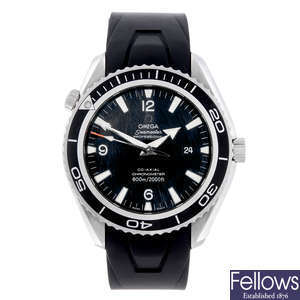 OMEGA - a gentleman's stainless steel Seamaster Planet Ocean Co-Axial wrist watch.