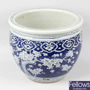 A late 19th/early 20th century Chinese porcelain 'fish bowl' or jardiniere