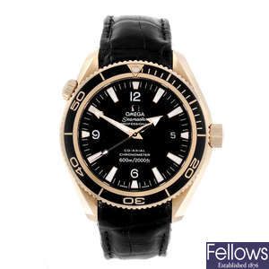 OMEGA - a gentleman's 18ct rose gold Seamaster Professional Planet Ocean Co-Axial wrist watch.