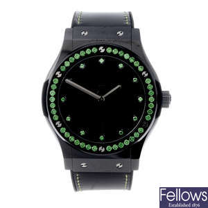HUBLOT - a gentleman's ceramic Classic Fusion Shiny Ceramic Green wrist watch.