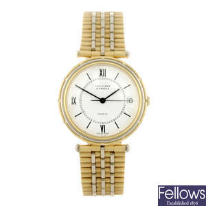 VAN CLEEF & ARPELS - a lady's 18ct gold PA49 bracelet watch.