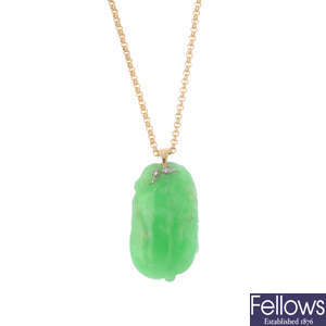 A 9ct gold jade pendant, with chain.