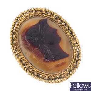 An agate cameo ring, depicting Minerva.