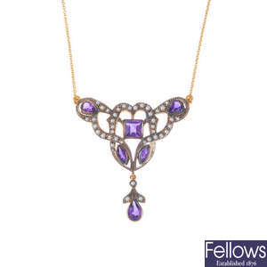 An amethyst and imitation pearl necklace.