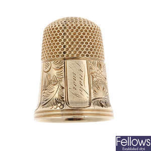 An early 20th century thimble.