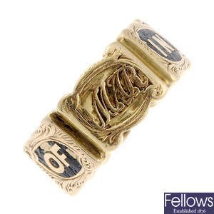 An early Victorian 18ct gold and enamel memorial ring. 