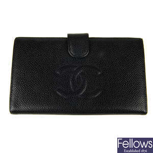 CHANEL - a Caviar leather wallet.