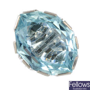 BUCCELLATI (attributed) - a 1970s platinum aquamarine dress ring.
