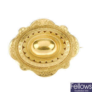 A late Victorian gold memorial brooch.