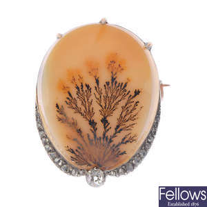 An agate and diamond brooch. with fitted Tessier case.