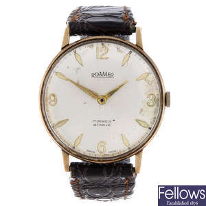 ROAMER - a gentleman's 9ct yellow gold wrist watch.