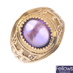 A 9ct gold amethyst college ring.