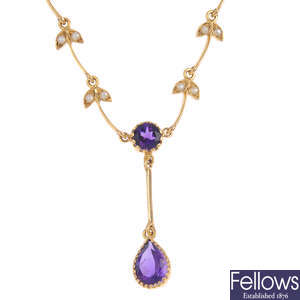 A 9ct gold amethyst and split pearl necklace.
