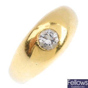 An 18ct gold diamond ring. 