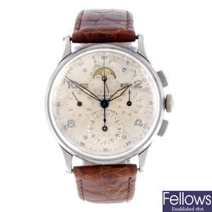 UNIVERSAL GENEVE - a gentleman's stainless steel Tri-Compax chronograph wrist watch.